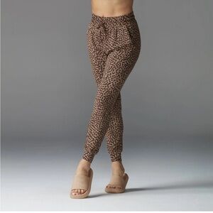 TAVI - High Waisted Joggers - Desert Wild - NWT